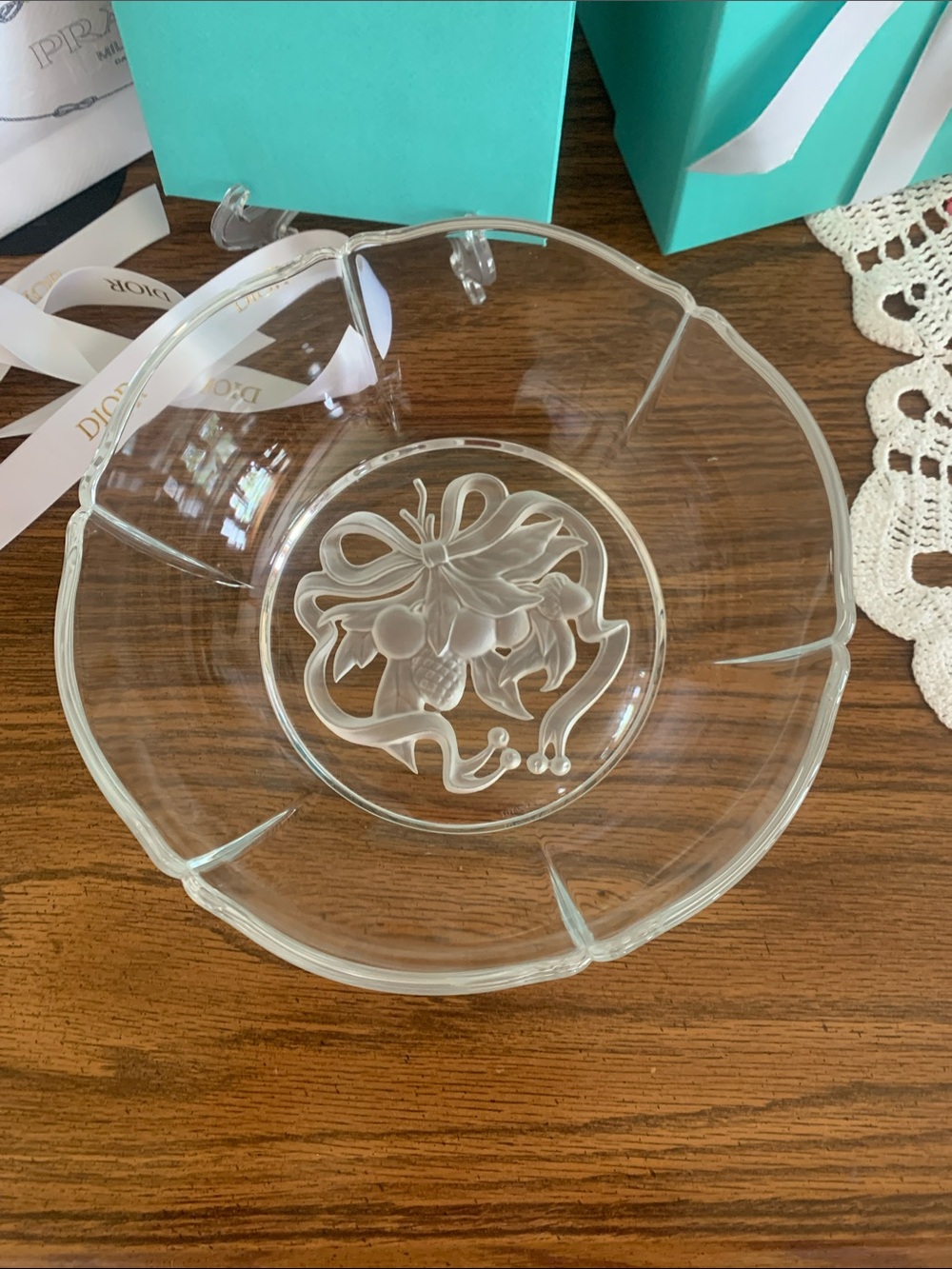 Tiffany & Co. Clear Etched Glass Serving Bowl holiday Christmas garland rare 712 - Picture 2 of 7